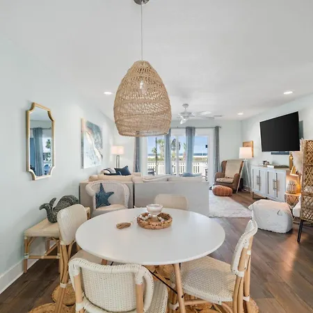 Pet Friendly Beach House - Turtle Tracks By Panhandle Getaways